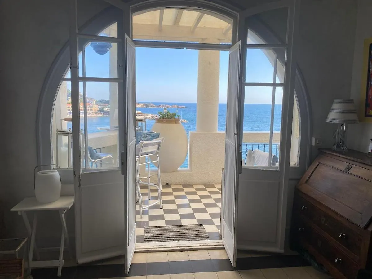 Villa Les Algues, Les Pieds Dans L'Eau Sur La Plage De Renecros Bandol 0*,  Frankrijk